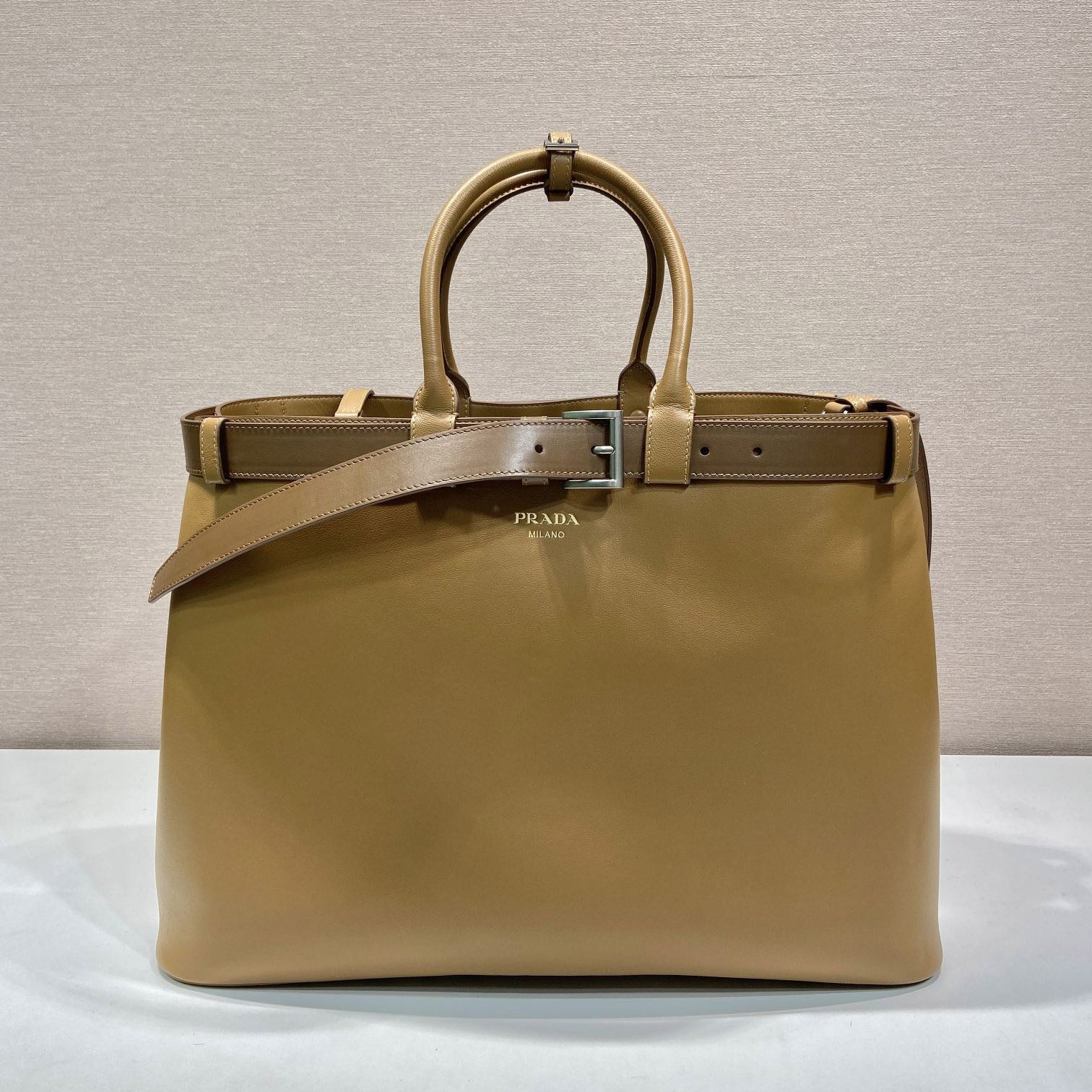 Pra*a top handle bags